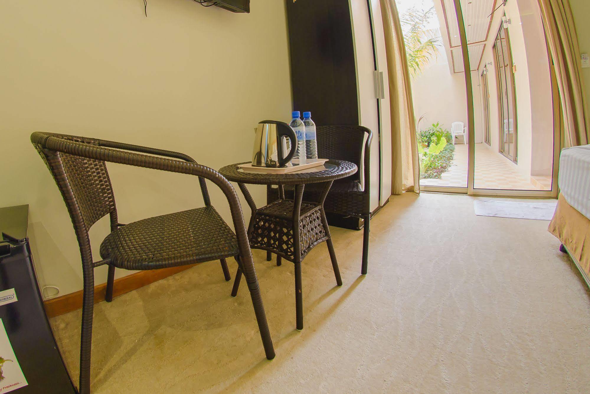 White Sand Lodge Maafushi Ngoại thất bức ảnh